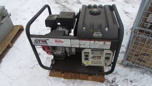 lot 28 image: North Star 5500 Generator