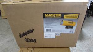 lot 37 image: Master 60,000 BTU LP Forced Air Heater