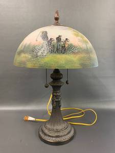 lot 1 image: Vintage Dale Golf Scene Reverse Painted Table Lamp