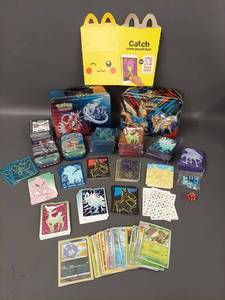 lot 9P image: Pokmon Trading Card and Collectibles Set