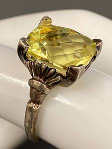 lot 10B image: Vintage Sterling Silver Ring Yellow Gem Ring