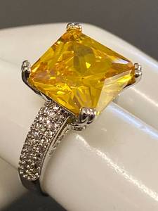 lot 16B image: Yellow Gemstone Silver Tone Ring