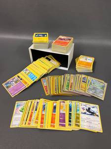 lot 21P image: Bulk Lot Pokmon Trading Cards Collection