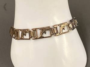 lot 23B image: Vintage Sterling Silver Dolphin Bracelet