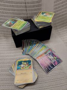 lot 28P image: Large Lot of Pokmon Trading Cards Assorted Mix