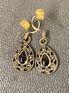 lot 32B image: Elegant 925 Sterling Silver Filigree Gemstone Teardrop Earrings
