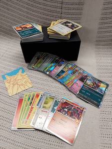 lot 32P image: Pokmon Card Lot - Holographic & Rare Mix