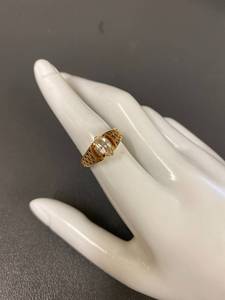lot 34B image: Elegant 18KT Electroplate Ring with Oval Clear Stone
