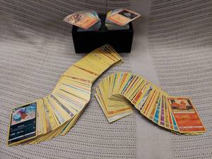 lot 43P image: Large Collection of Pokmon Trading Cards Lot