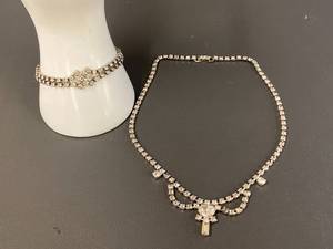 lot 56B image: Vintage Rhinestone Necklace and Bracelet Set