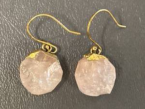 lot 70B image: Raw Crystal Earrings with Gold Tone Hooks