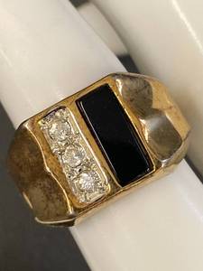 lot 74B image: Vintage Gold electroplate Ring with Black Stone & rhinestones