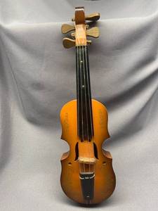 lot 89B image: Vintage Violin Music Box