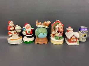 lot 106B image: Lot of Christmas Music Boxes