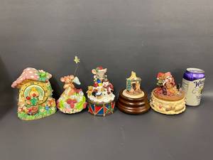 lot 108B image: Lot of Music Boxes