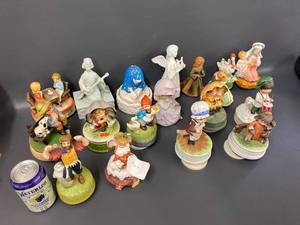 lot 110B image: Vintage Music Box Lot