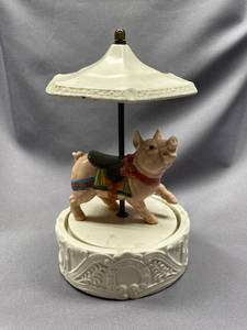 lot 120B image: Vintage Pig Carousel Music Box Over the Rainbow