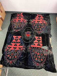lot 5F image: Antique Handmade Quilt with Geometric Floral Patterns