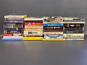 lot 17J image: Vintage Paperback Book Lot - Fiction Mystery SciFi