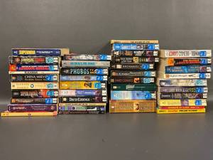 lot 20J image: Collection of 40 Sci-Fi & Fantasy Novels