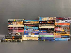 lot 23J image: Science Fiction Fantasy Paperback Book Lot