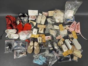lot 41J image: Lot of Vintage Doll Shoes Playhouse & Miss Martha