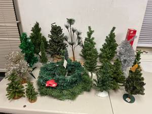 lot 48J image: Assorted Mini Artificial Christmas Trees and Wreath Collection