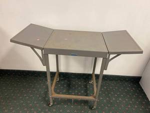 lot 51F image: Kemske Paper Company Vintage Foldable Utility Table