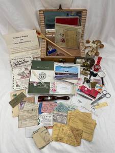 lot 2E image: Vintage Memorabilia Ephemera Collection