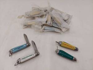 lot 11E image: Lot Of 20 Vintage 1976 Ford-Dole Carter-Mondale Campaign Pocket Knives