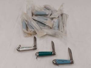 lot 14E image: Lot 20 Vintage 1976 Ford Dole Carter-Mondale Pocket Knives