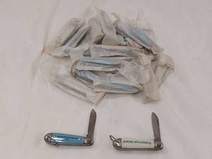 lot 16E image: Lot Of 20 Vintage 1976 Ford Dole Carter-Mondale Political Campaign Pocket Knives Lot