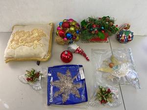 lot 25E image: Vintage Christmas Dcor Collection - Ornaments & Accessories