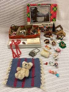 lot 52E image: Vintage Miniatures, Puzzle, Christmas Ornaments & Handcraft Lot