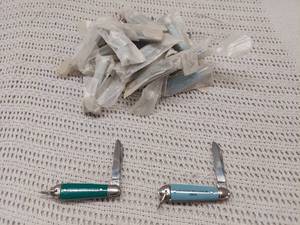lot 58E image: Lot Of 20 Vintage 1976 Ford Dole Carter-Mondale Campaign Pocket Knives