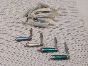 lot 62E image: Lot Of 20 Vintage 1976 Ford Dole Carter-Mondale Campaign Pocket Knives