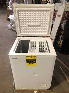 Vissani 5.0 cu. ft. Manual Defrost Chest Freezer with LED Light in White Garage Ready Dented  Customer Returns See Pictures