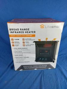 lot 69 image: LifeSmart 6-Element Front Air Intake Infrared Electric Heater