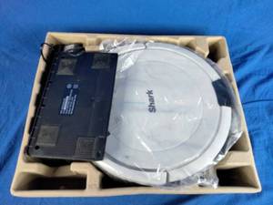lot 91 image: Shark ION RV763 Robot Vacuum