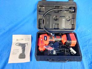 lot 94 image: Stalwart Automatic Cordless Portable Air Compressor