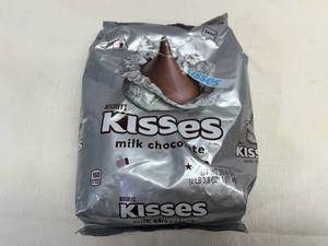 KK. 2lb 3.8oz Chocolate Kisses