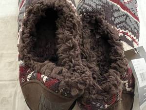 Pair of Brown Muk Luks Slippers - Size Medium