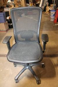 lot 43 image: Used Ergonomic Office Chair with Mesh Back and Adjustable Armrests