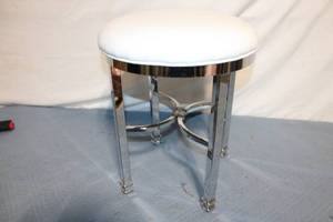 lot 49 image: Chrome and White Vinyl Vanity Stool