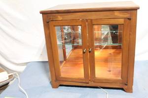 lot 95 image: Lighted Wooden Display Cabinet with Glass Shelves