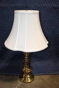 lot 104 image: Vintage Brass Table Lamp with White Fabric Shade