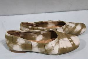 lot 117 image: Korks Womens Casual Canvas Flats Size 6.5M