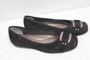 lot 119 image: Trotters Black Suede Flats with Buckle Detail - Womens Size 7M