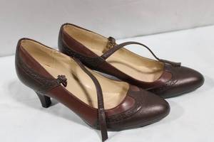 lot 122 image: Naturalizer N5 Comfort Womens Brown Leather Heels Size 7W