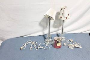 lot 153 image: Set of 2 Table Lamps with Multiple Shades
